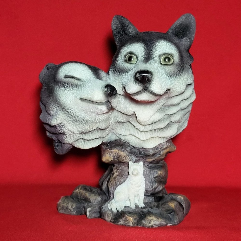 Sculpted 2 Grey Wolf Head Bust Engraved 3 Wolves Figurine Statue Figure